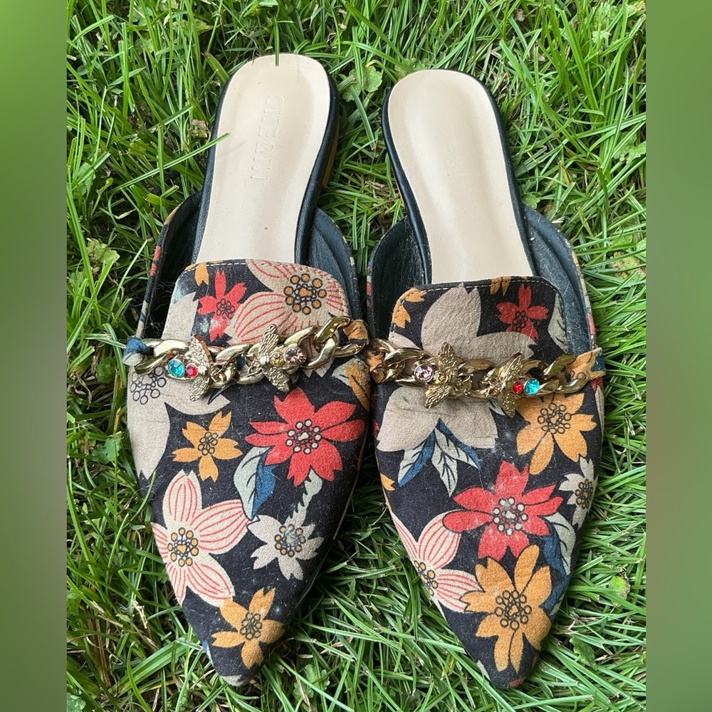 Floral Slip-On Mules with Gold Chain Accent